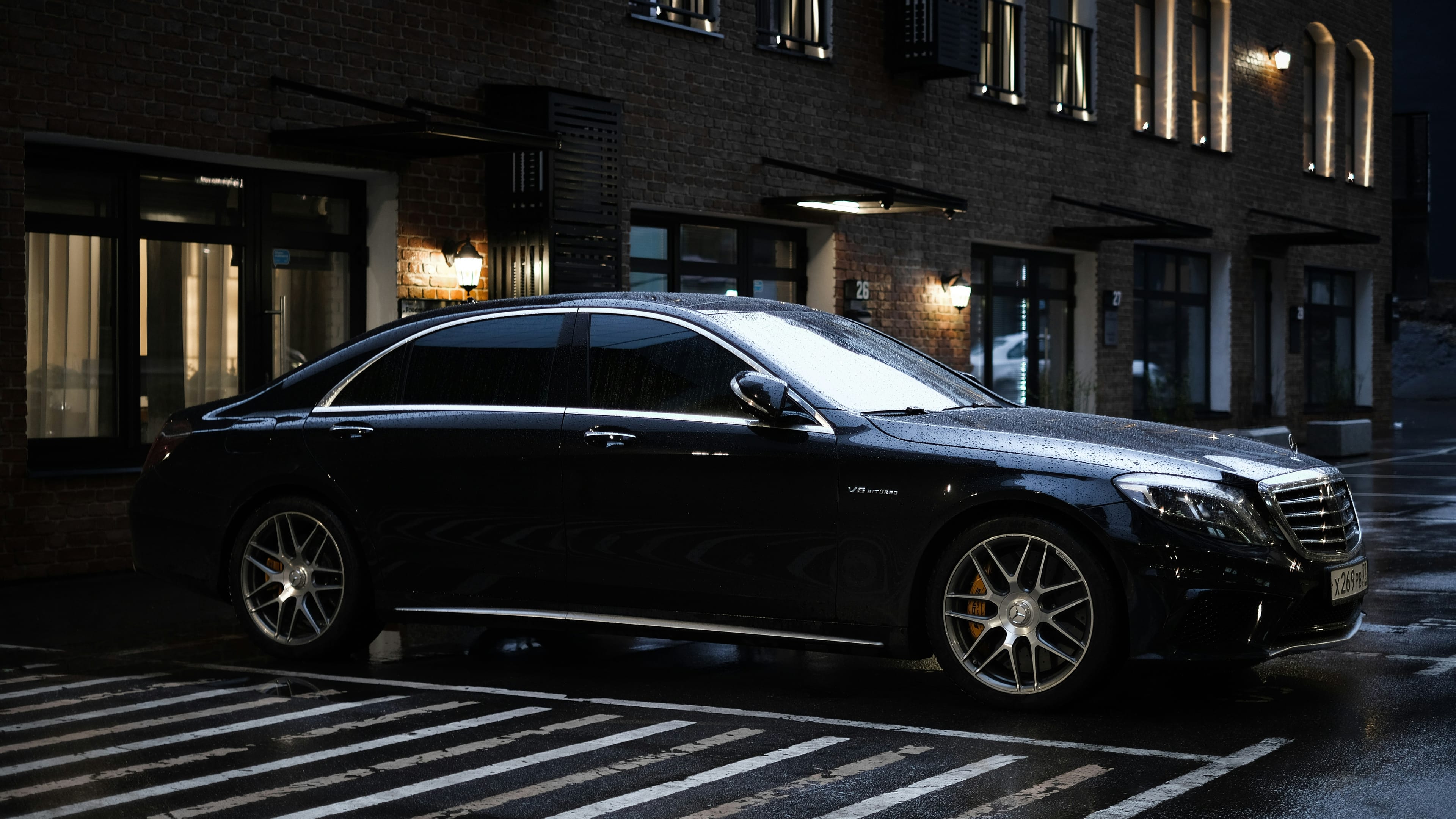 Çınar Taxi & Transfer sedan taksi aracı — KKTC havalimanı transferi